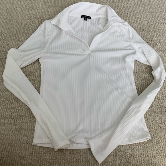 Dillards Tops - COPY - Dillards Woman’s Ribbed Collar V Neck Long Sleeve Shirt size XS White